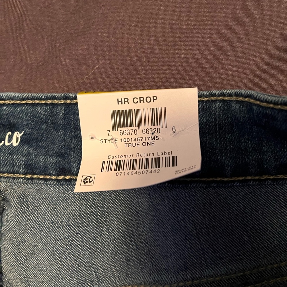 Style & Co Capris - Picture 2 of 3